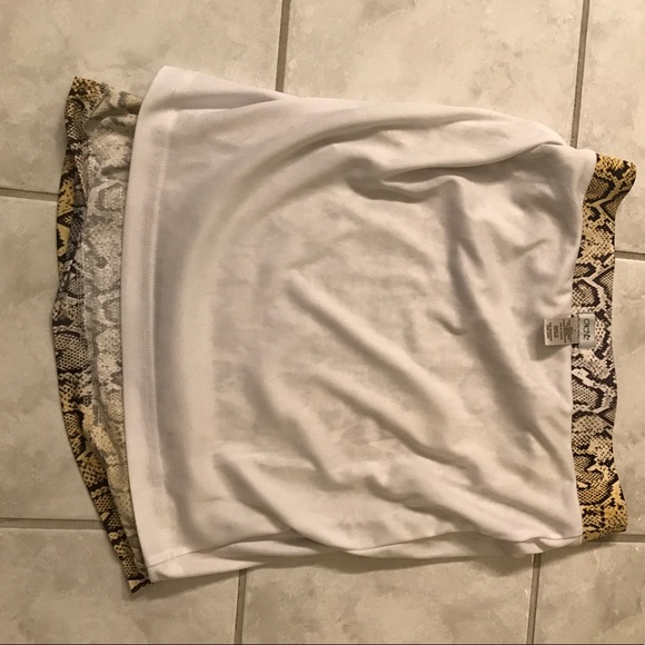 Snake sequence skirt. Like new! - Picture 3 of 3