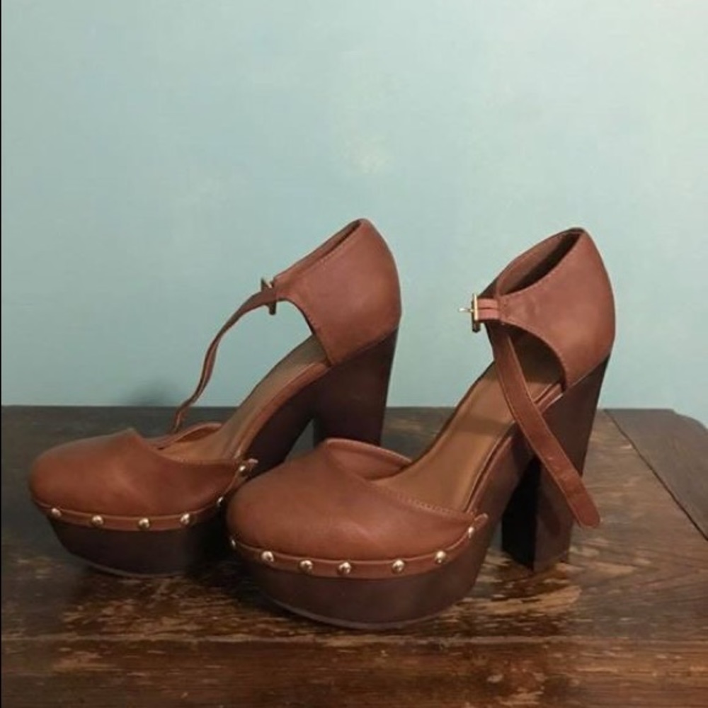 Cute brown platform close toe leather shoes
