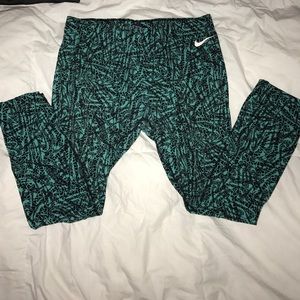 Nike capri Workout leggings