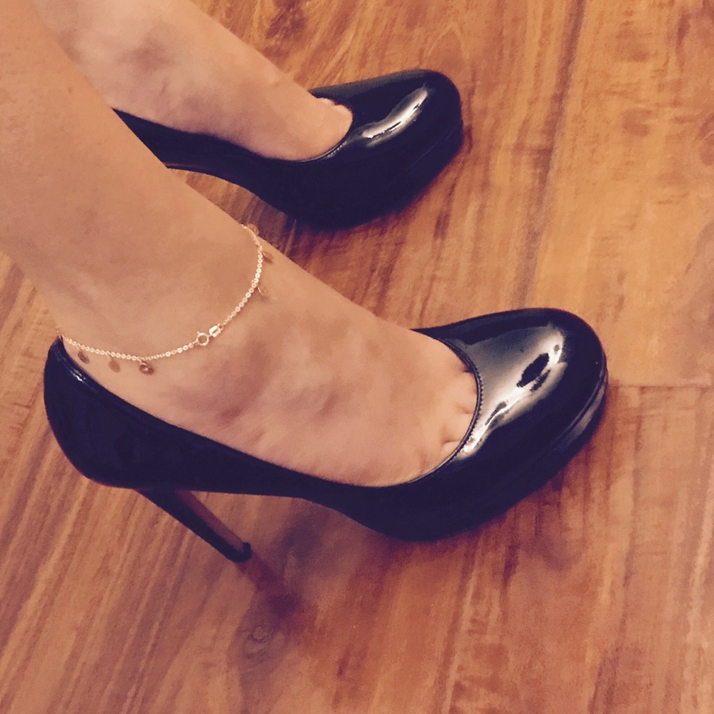 Vince Camuto Classic comfy heels