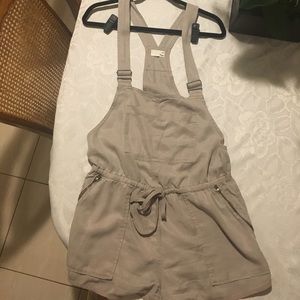 Light gray short overalls