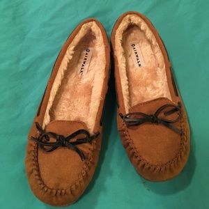 NWOT AIRWALK MOCCASIN SLIPPERS
