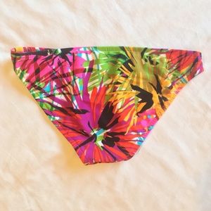 donating soon! abstract floral 🌼 bikini bottoms