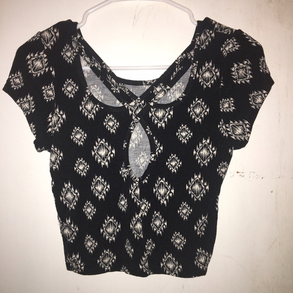Crossed-back Stretchy Aztec Print Croptop - Picture 2 of 3