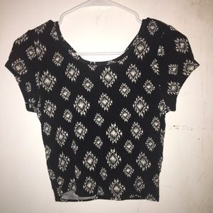 Crossed-back Stretchy Aztec Print Croptop
