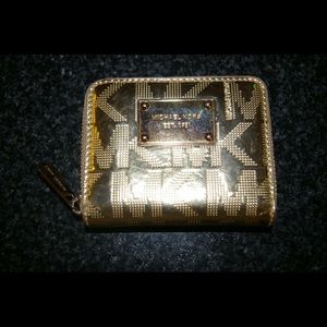 Michael Kors wallet!!