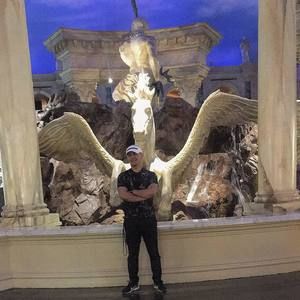 Meet your Posher, Alex