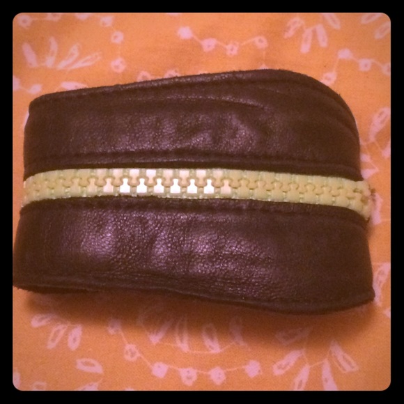 BRACELET SET WITH NEON GREEN ZIPPER - Picture 2 of 6