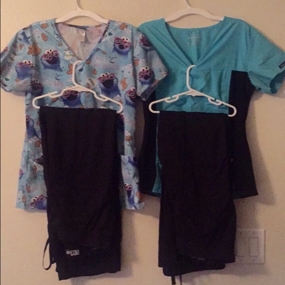 2 Scrub outfits!