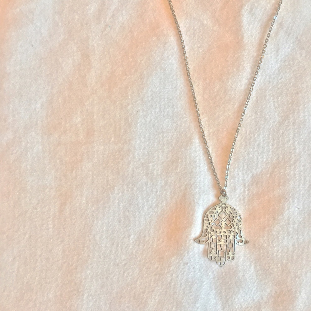 donated! 🚫 NWOT delicate silver hamsa necklace