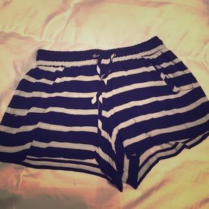 Cute!! French connection shorts