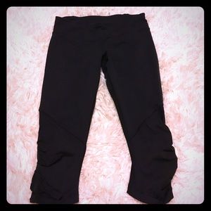 Lululemon cropped pants