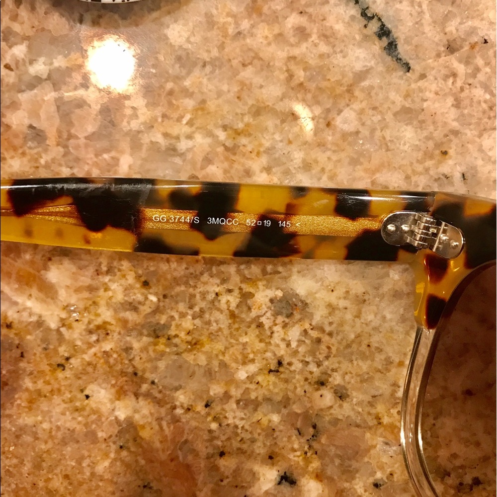 100% auth Gucci - Picture 3 of 7