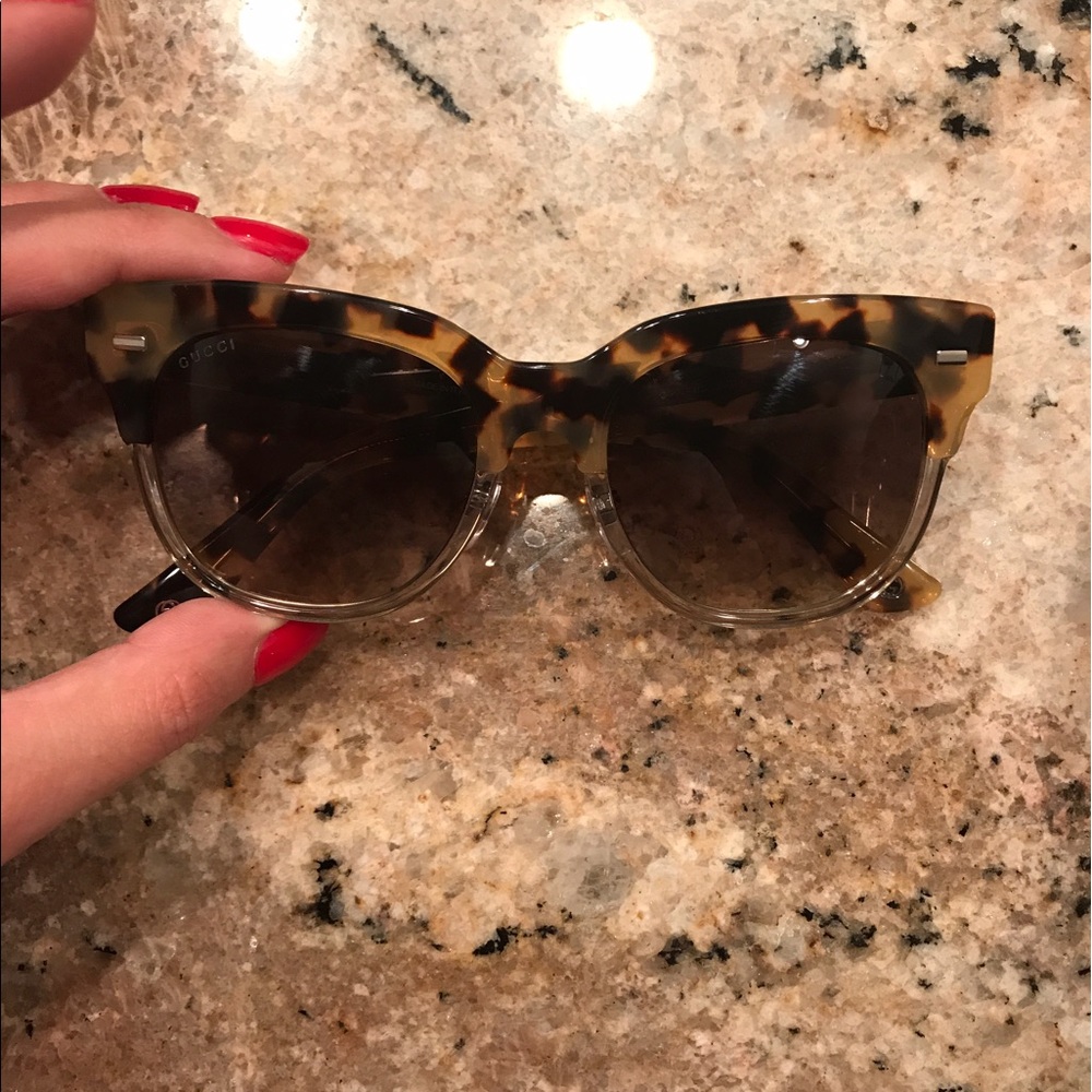 100% auth Gucci - Picture 5 of 7