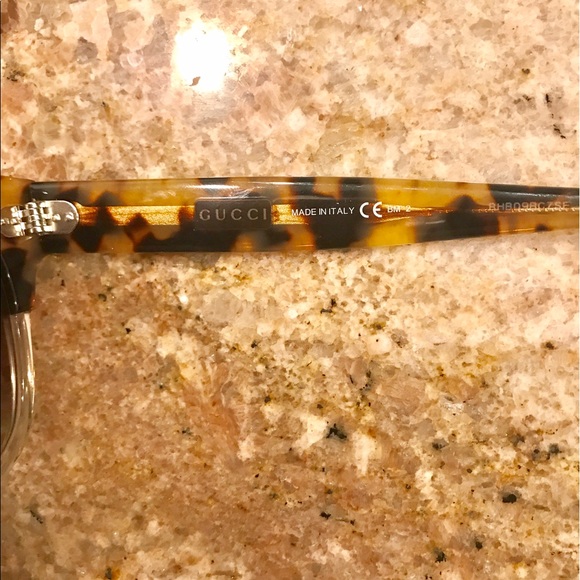 100% auth Gucci - Picture 4 of 7