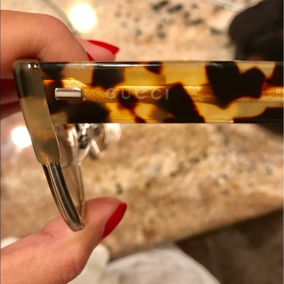 100% auth Gucci - Picture 7 of 7