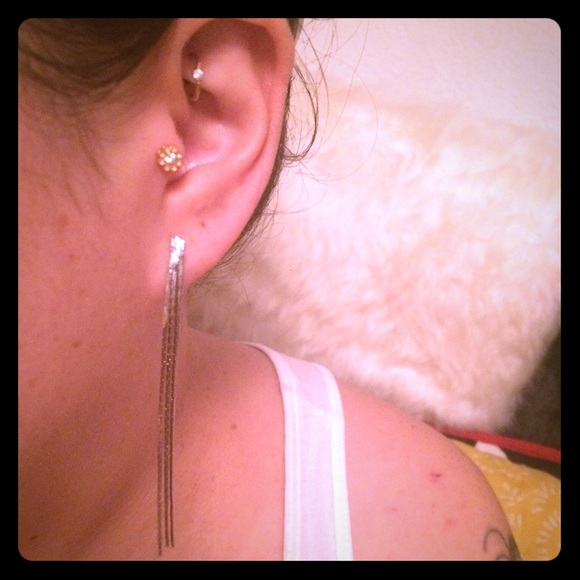 SLEEK SILVER CHAIN STRAND EARRINGS - Picture 2 of 5