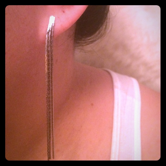 SLEEK SILVER CHAIN STRAND EARRINGS - Picture 3 of 5