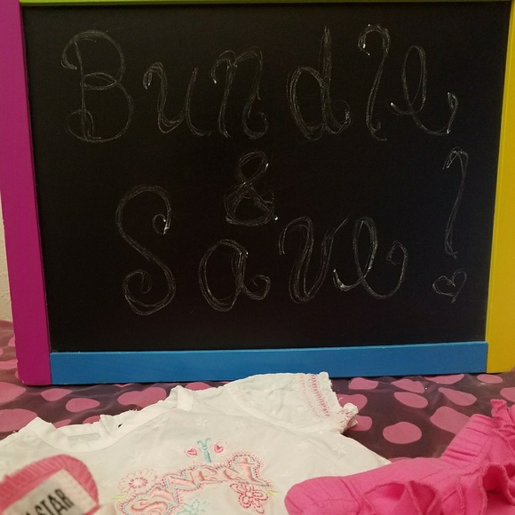 0-3 Month 2 Piece Ruffle Shorts & Blouse - Picture 2 of 2