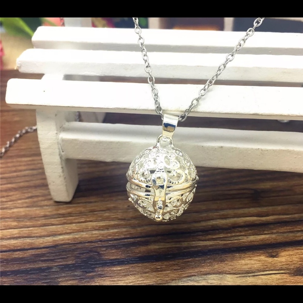 Jewelry - Picture 3 of 4