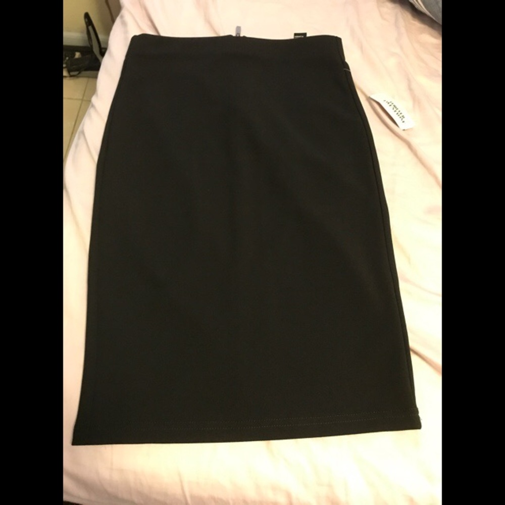 🔺SOLD 🔺Forever 21 black midi skirt