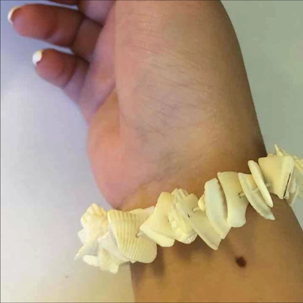 Sea shell bracelet