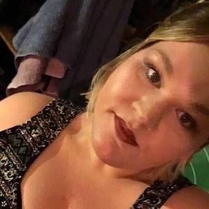 Meet your Posher, Caitlin