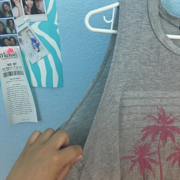 Shirt - Picture 4 of 5