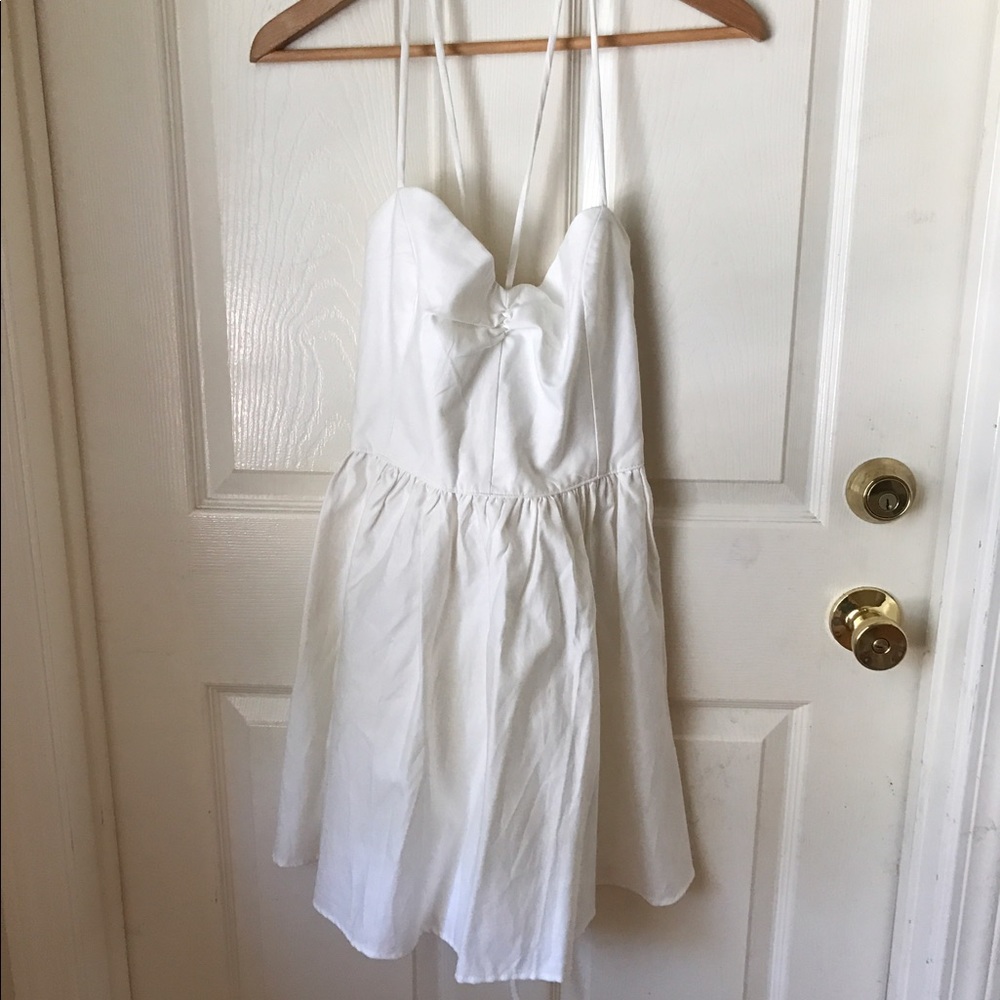 🔴SOLD Lace up tie up back white dress - Picture 2 of 4