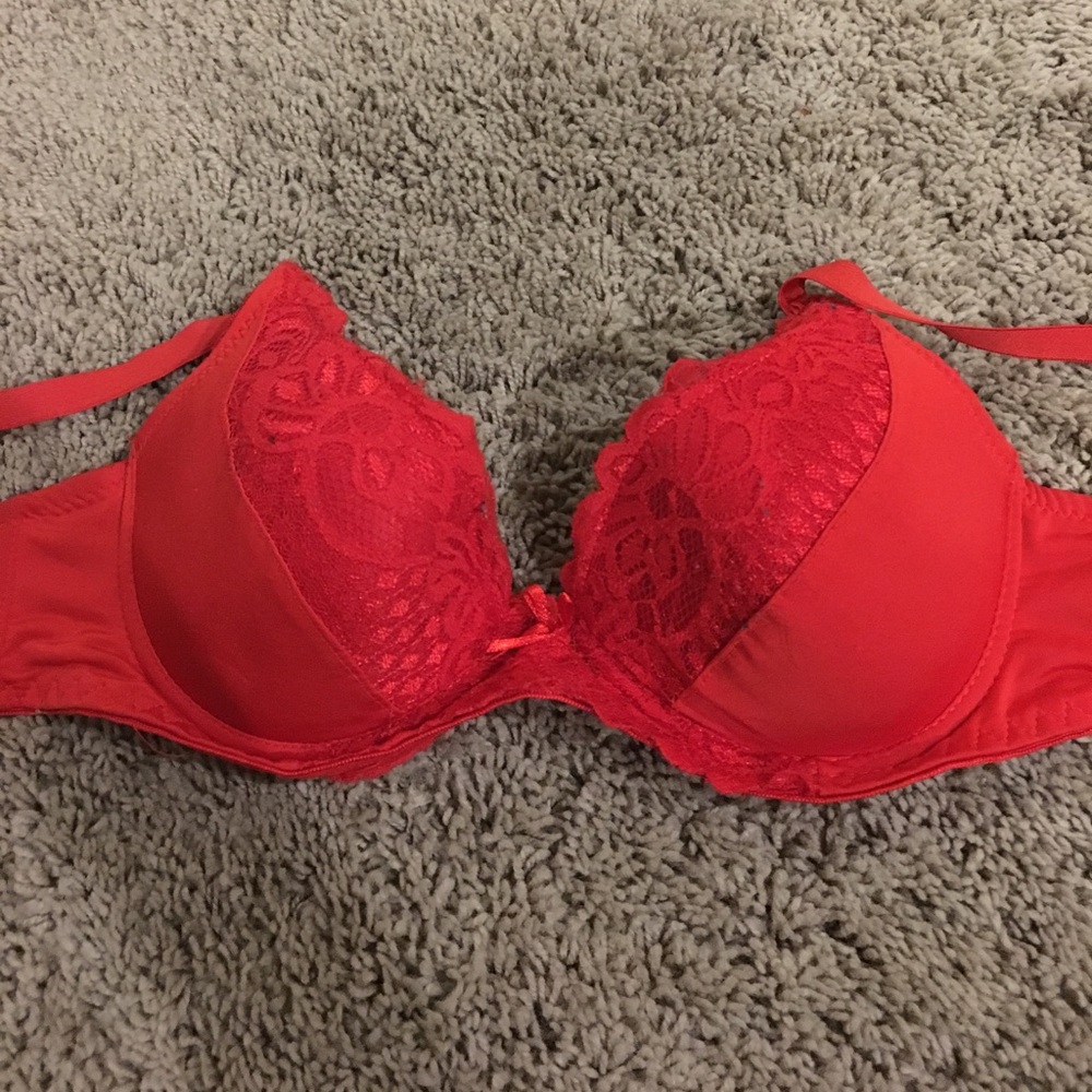 Red lacey front bra