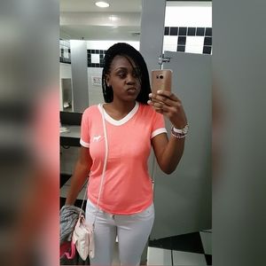 Meet your Posher, Kerra