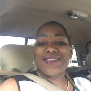 Meet your Posher, Juanita