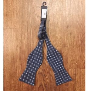 Tommy Hilfiger Self-tie Bow Tie