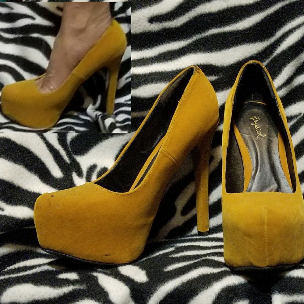 2 for the price of 1 Women's footwear