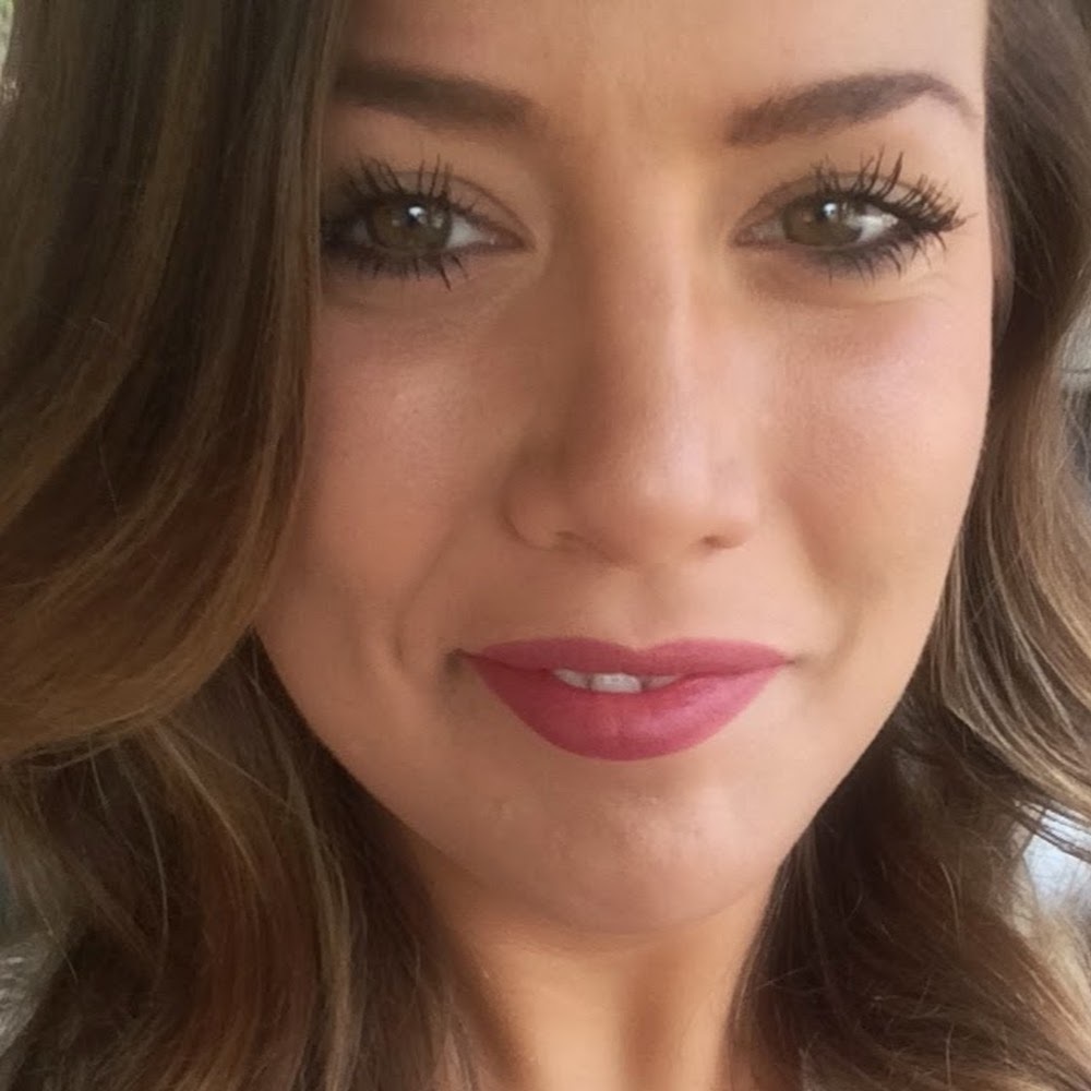 Meet your Posher, Alicia