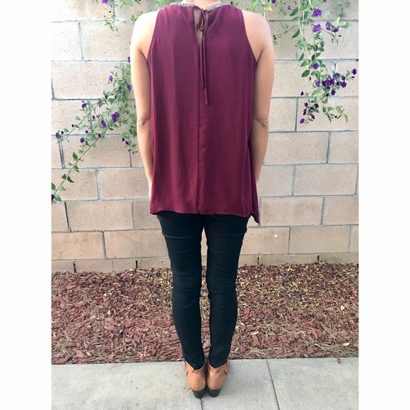 Dressy burgundy Alfani top - Picture 3 of 4