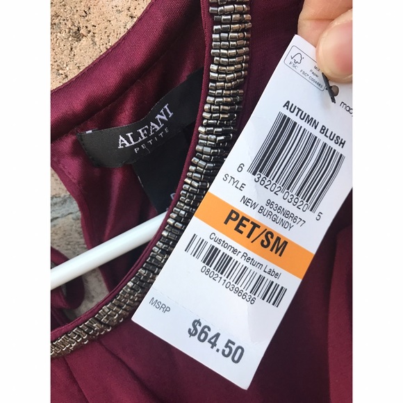 Dressy burgundy Alfani top - Picture 4 of 4