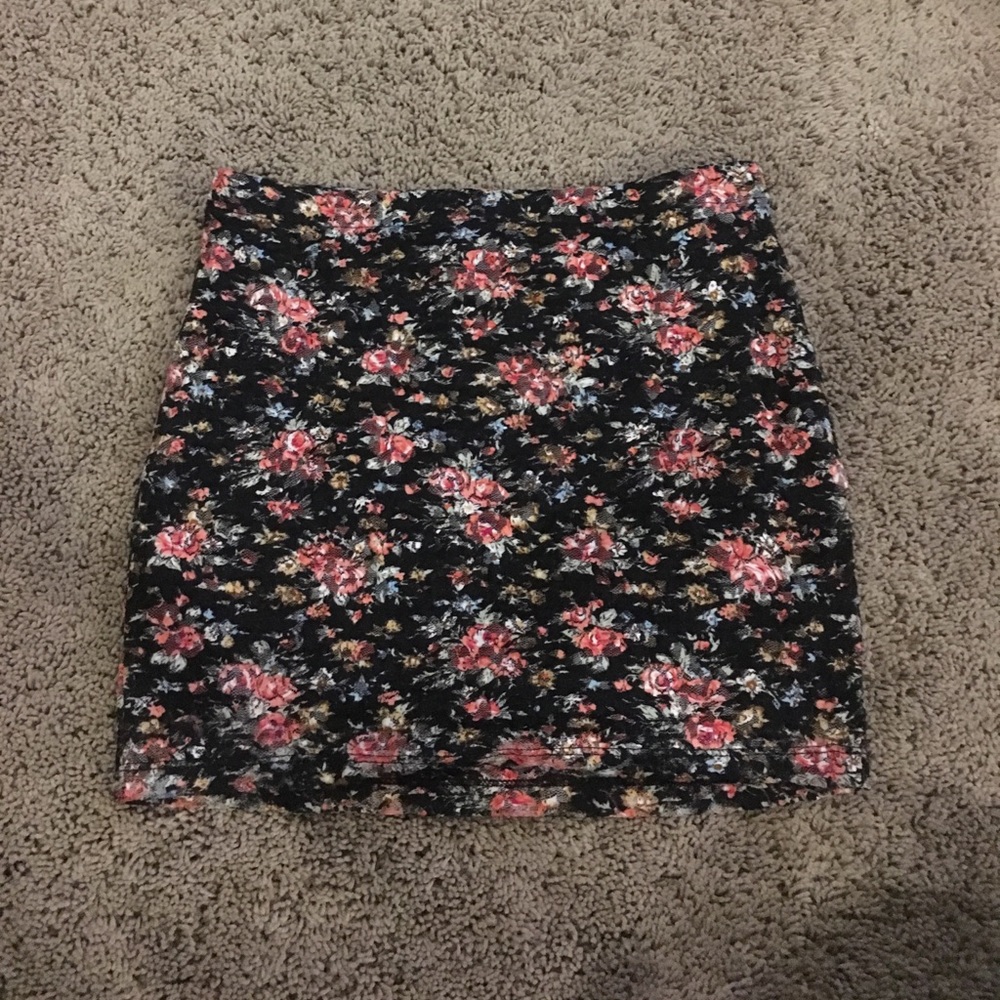 Floral mini skirt