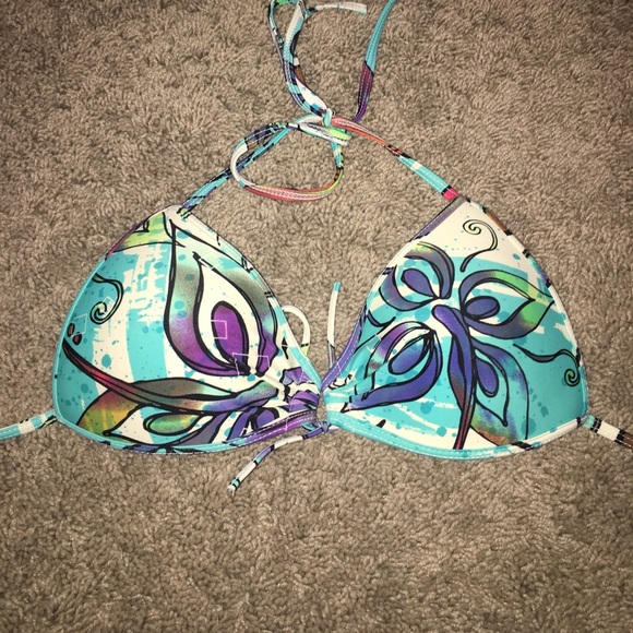 Cute patterned bikini - Picture 2 of 3