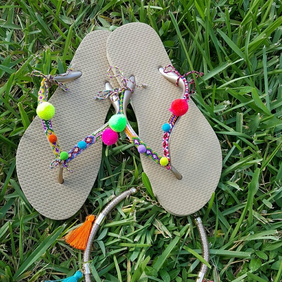 Pom pom had designed flats - Picture 1 of 2