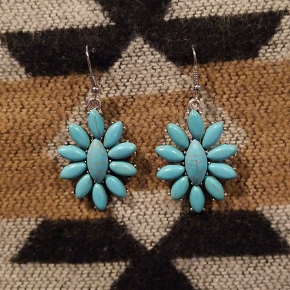 Turquoise Sunburst Style Earrings NEW - Picture 2 of 3