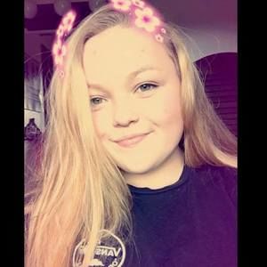 Meet your Posher, Destinee