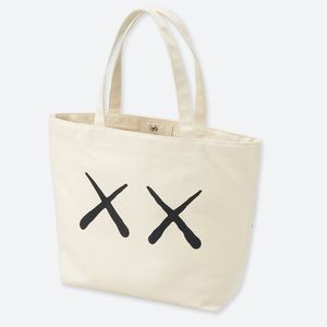 KAWS x UNIQLO SNOOPY TOTE