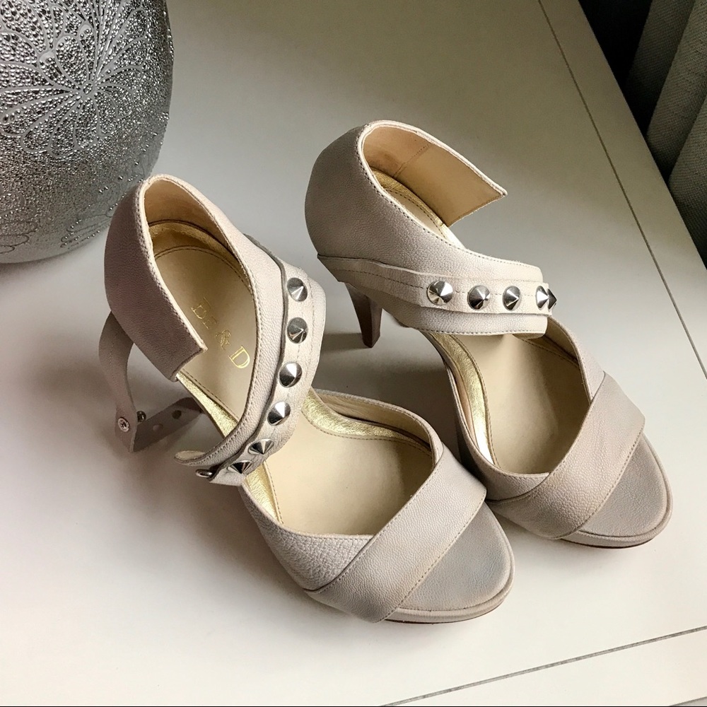 Leather brand new sandals
