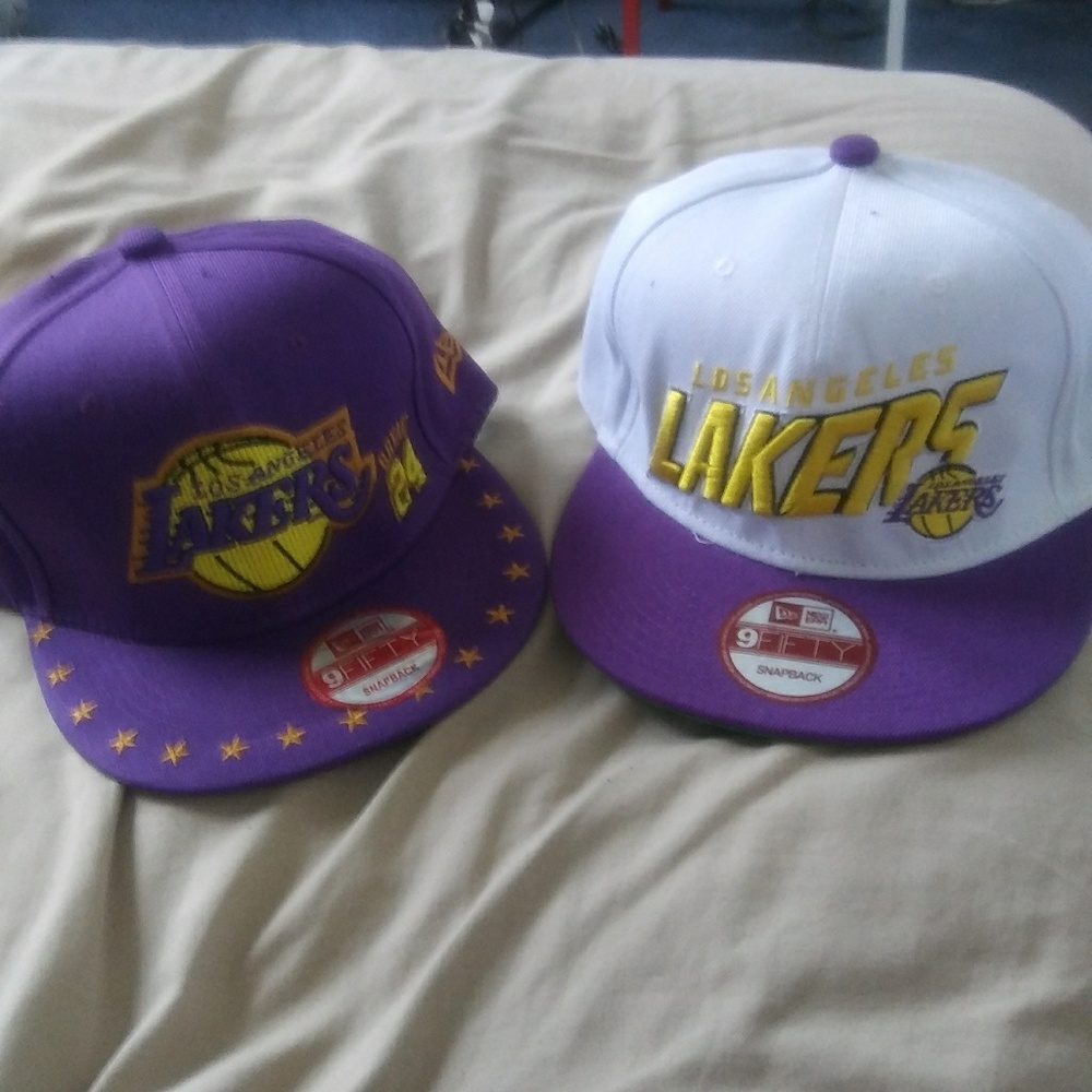 Snapback / Fitted Hats