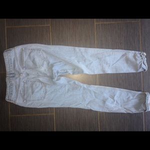 Light wash mom jeans