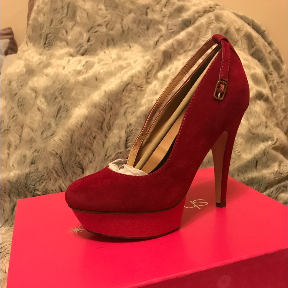 Platform suede shoes