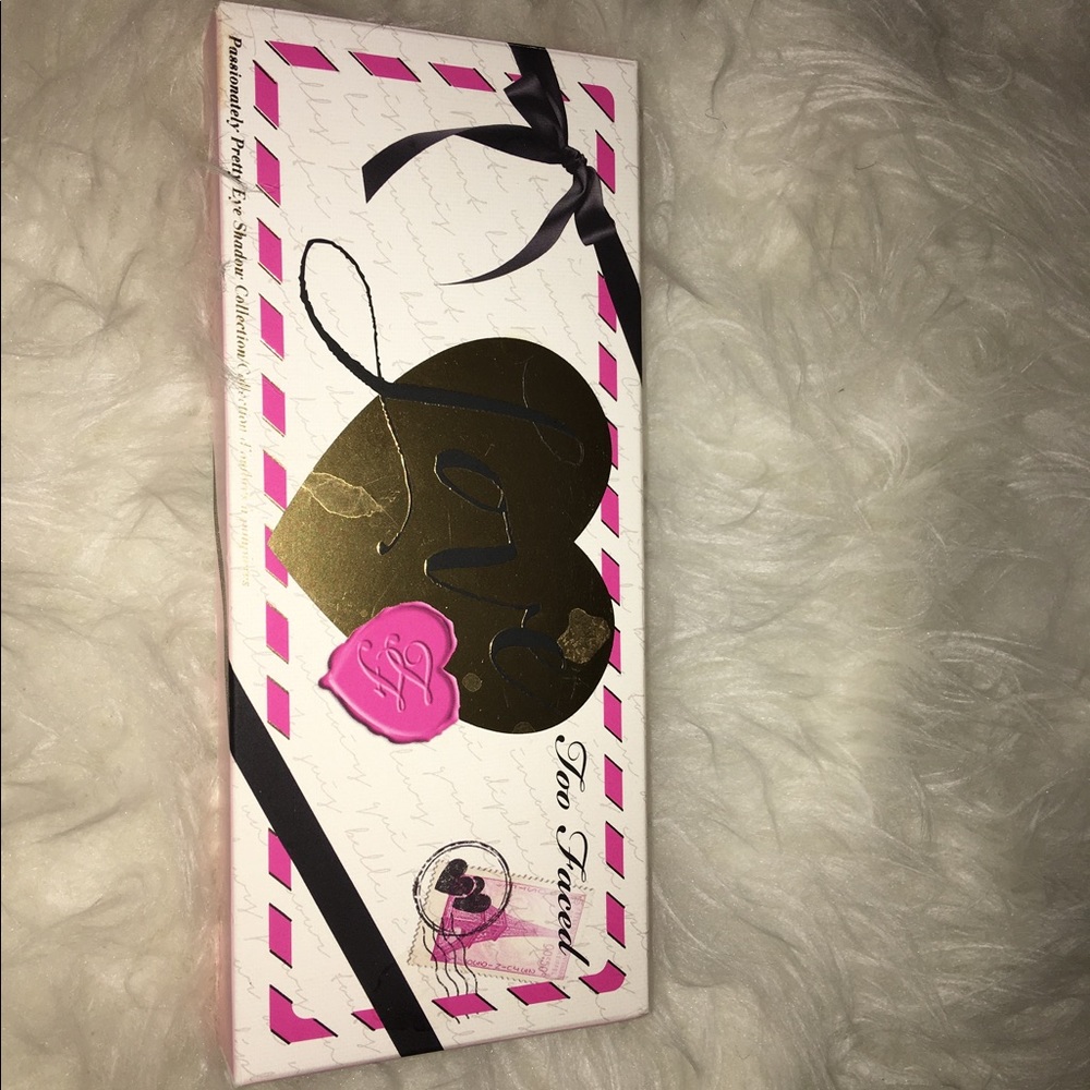 NWT Too Faced Love Palette