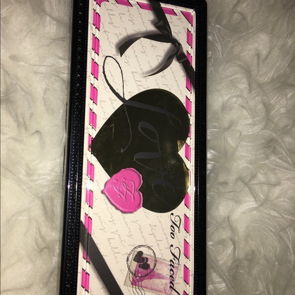 NWT Too Faced Love Palette - Picture 2 of 4