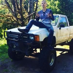 Meet your Posher, Johnothon